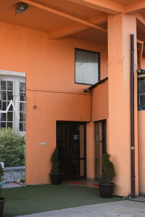 Hostel Ruxandra Focşani Exterior foto
